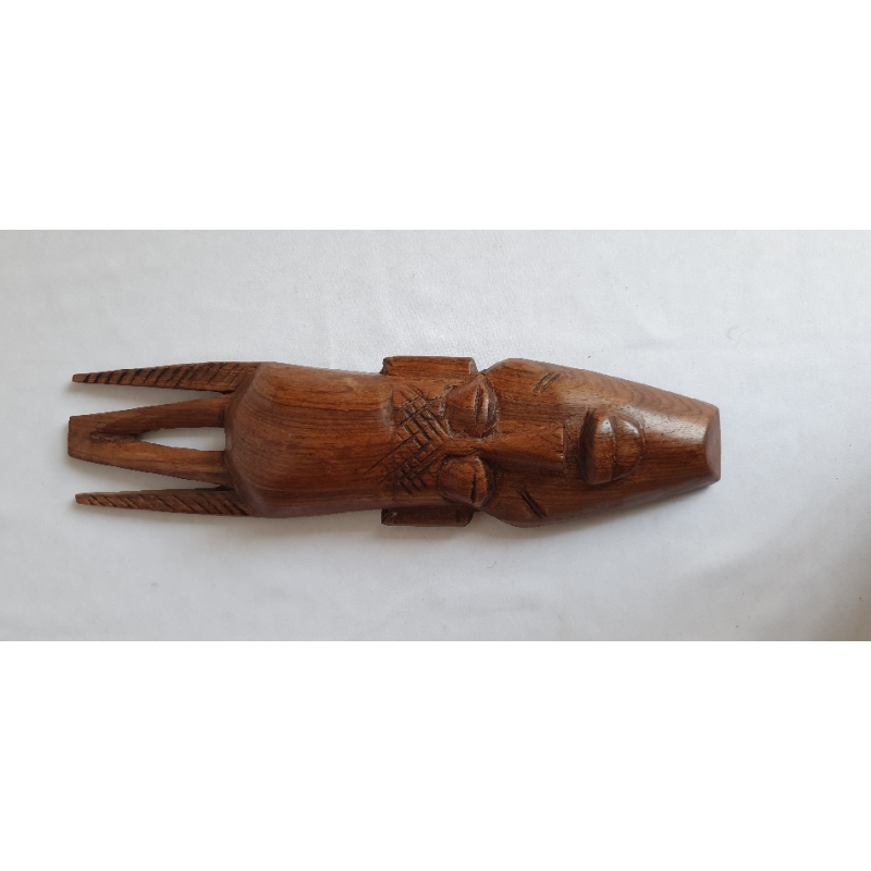 Afrikaans houten masker met 4 punten